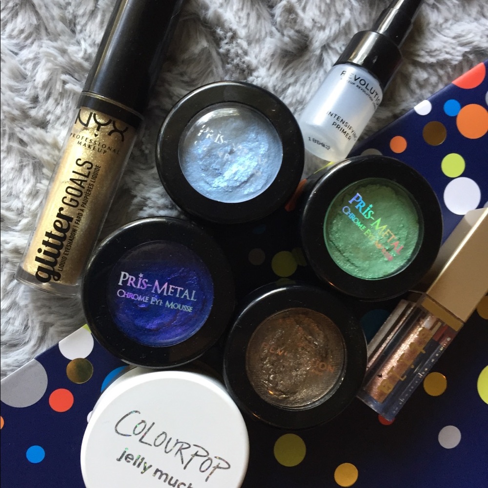 Glitter shadows